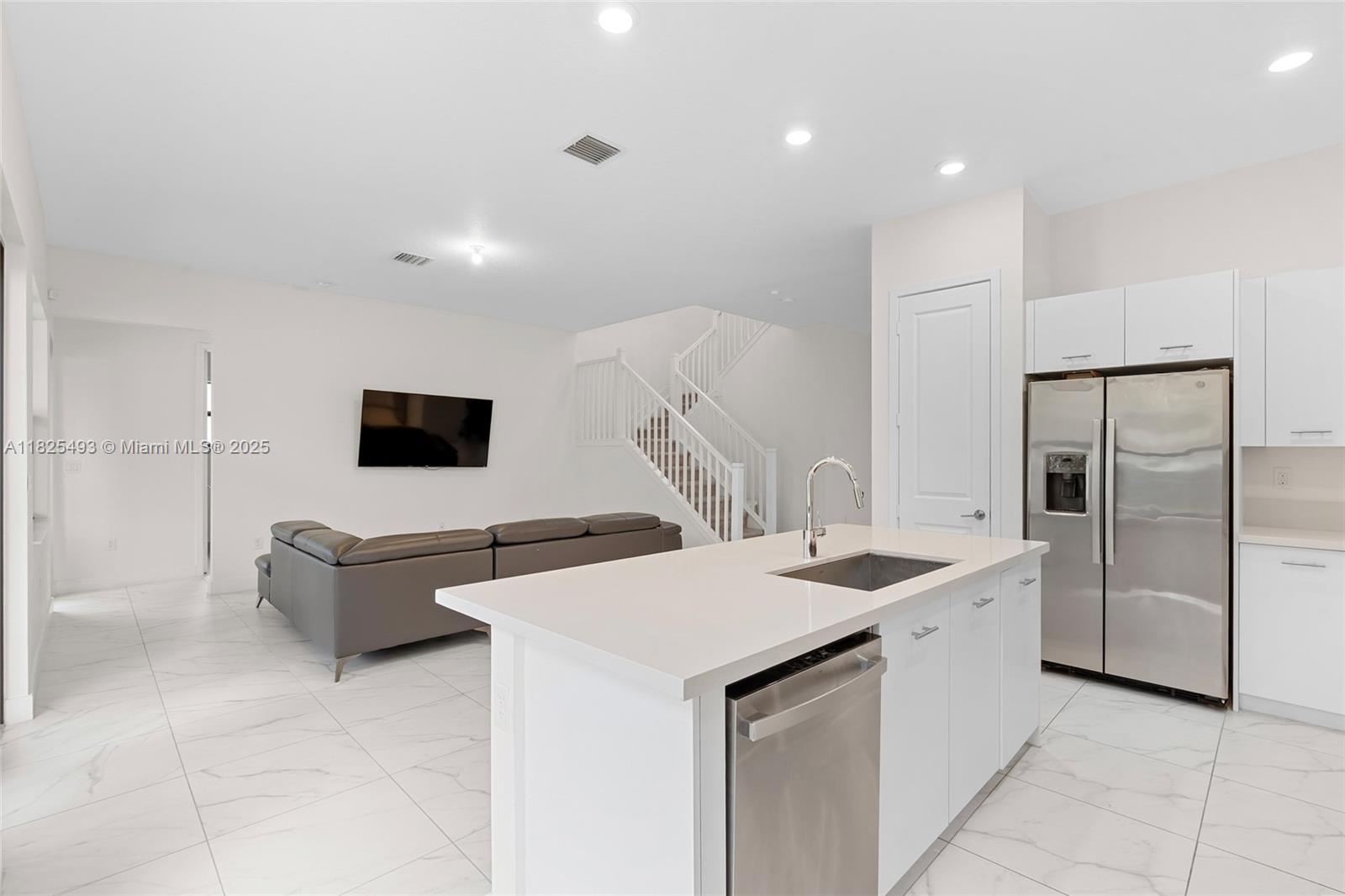 TUSCAN ISLES - Residential