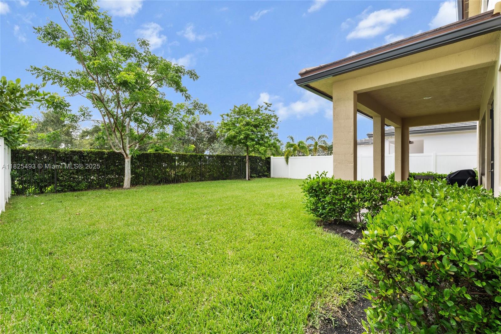 TUSCAN ISLES - Residential