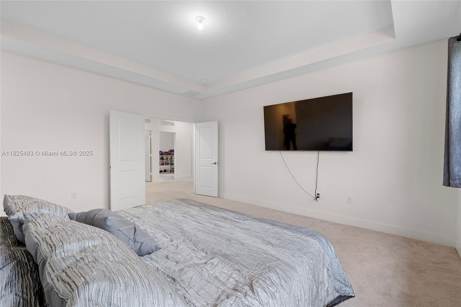 TUSCAN ISLES - Residential