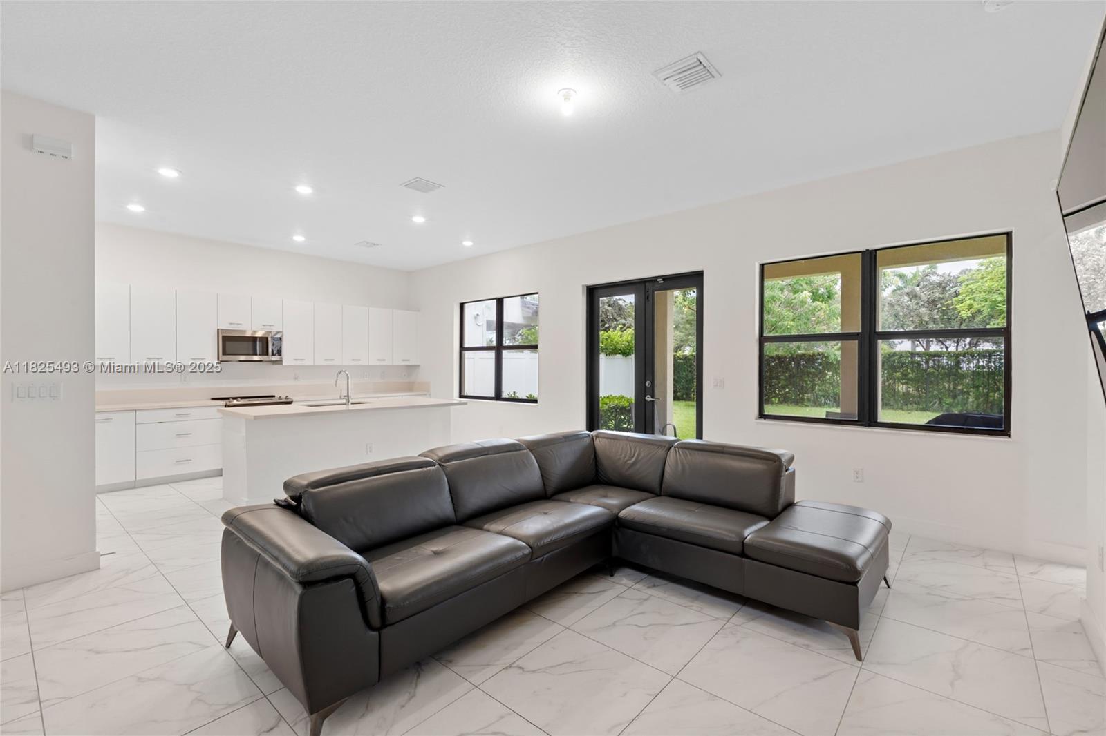 TUSCAN ISLES - Residential