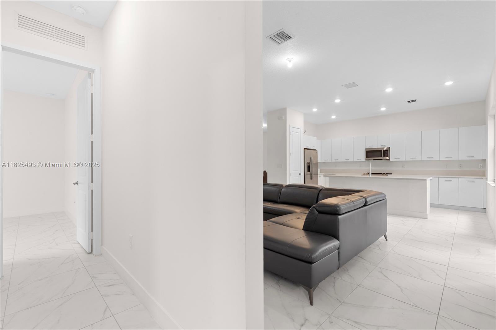 TUSCAN ISLES - Residential