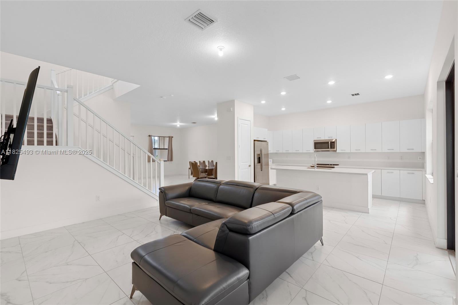 TUSCAN ISLES - Residential