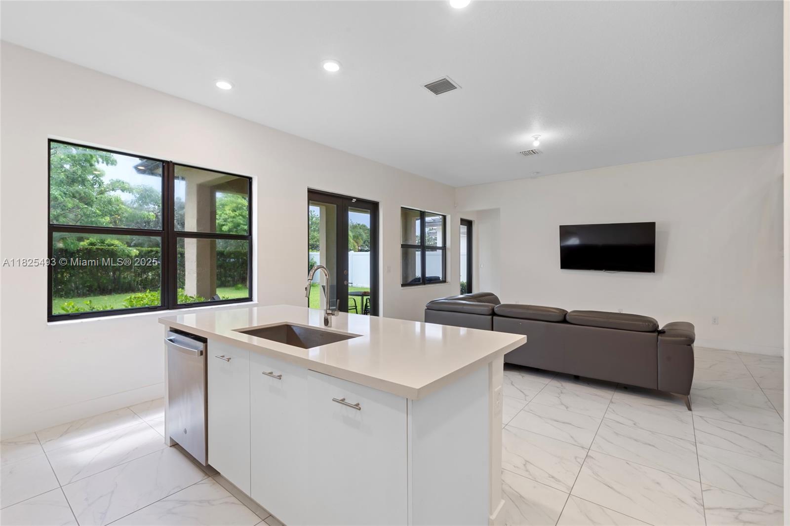 TUSCAN ISLES - Residential