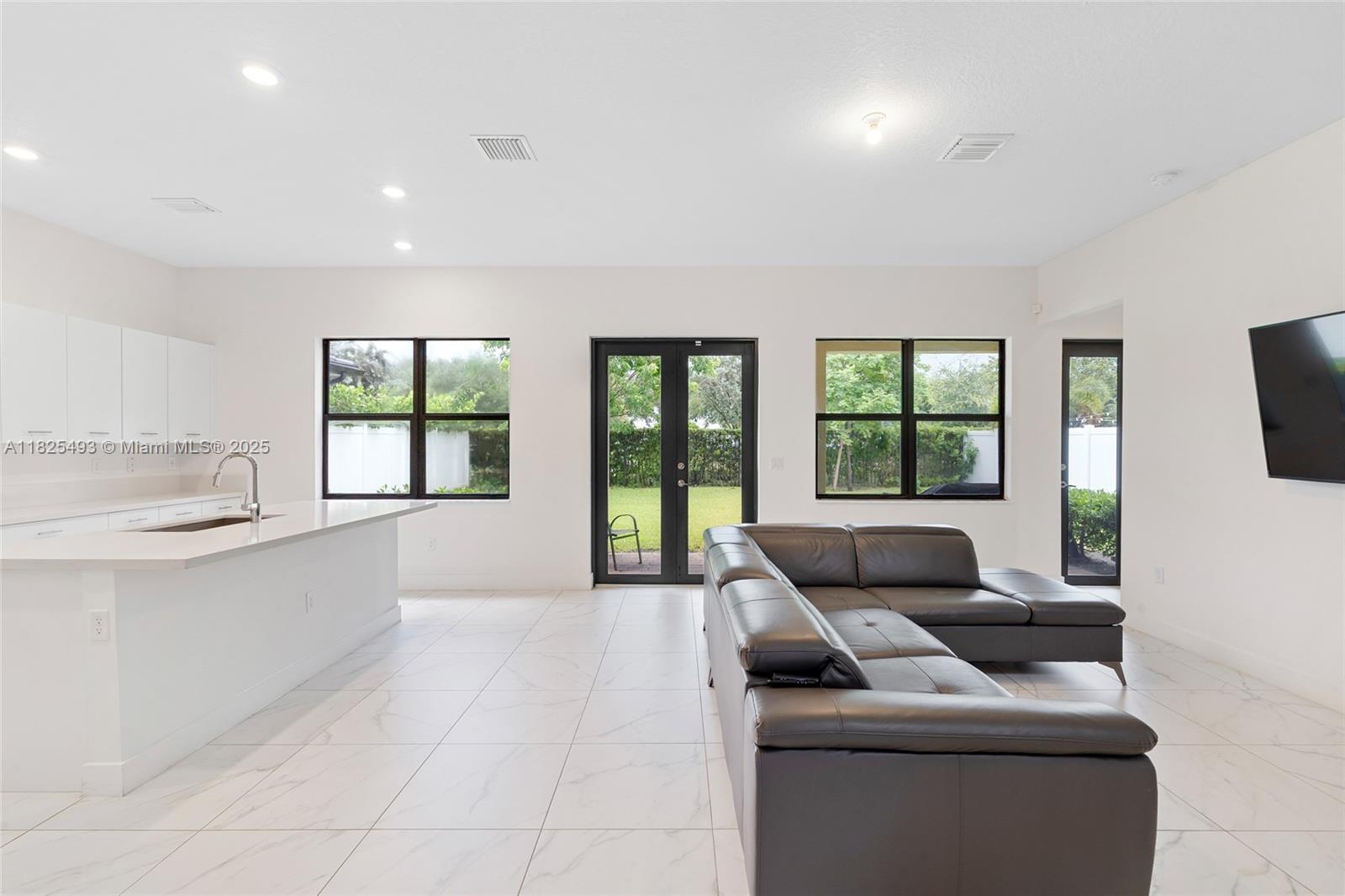 TUSCAN ISLES - Residential