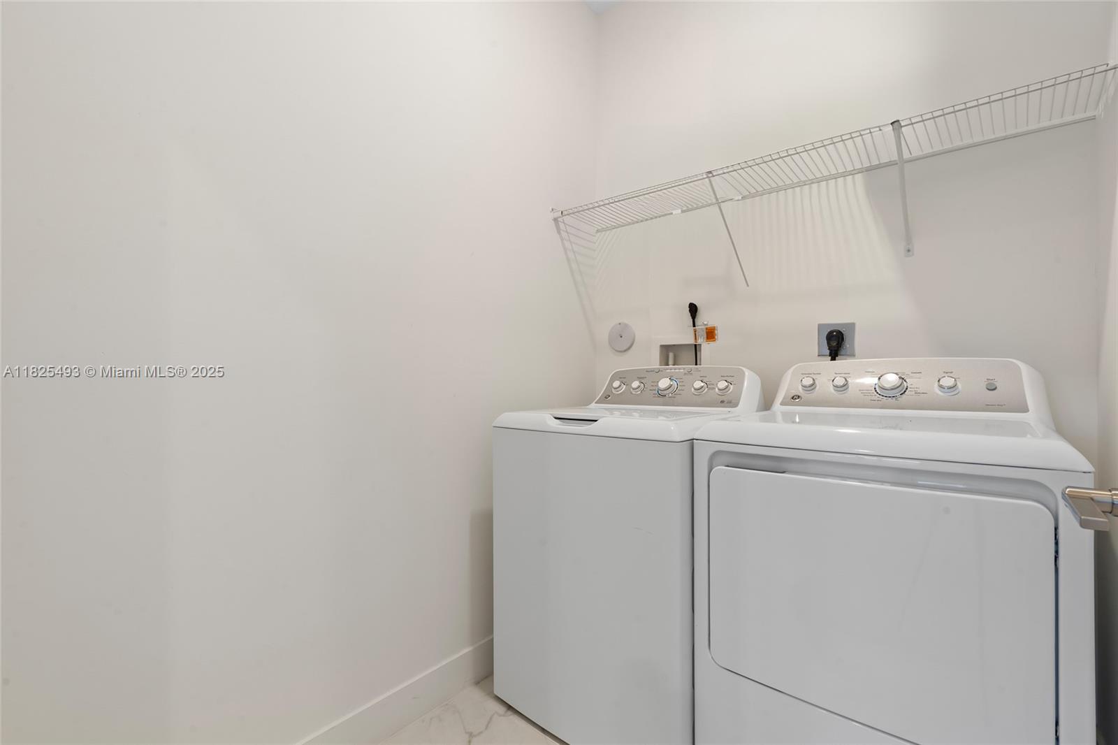 TUSCAN ISLES - Residential