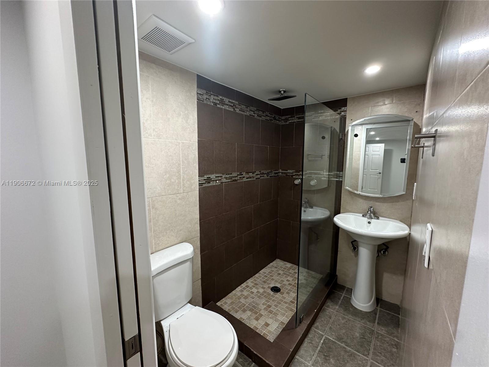 PALM MIAMI AMD - Residential Lease