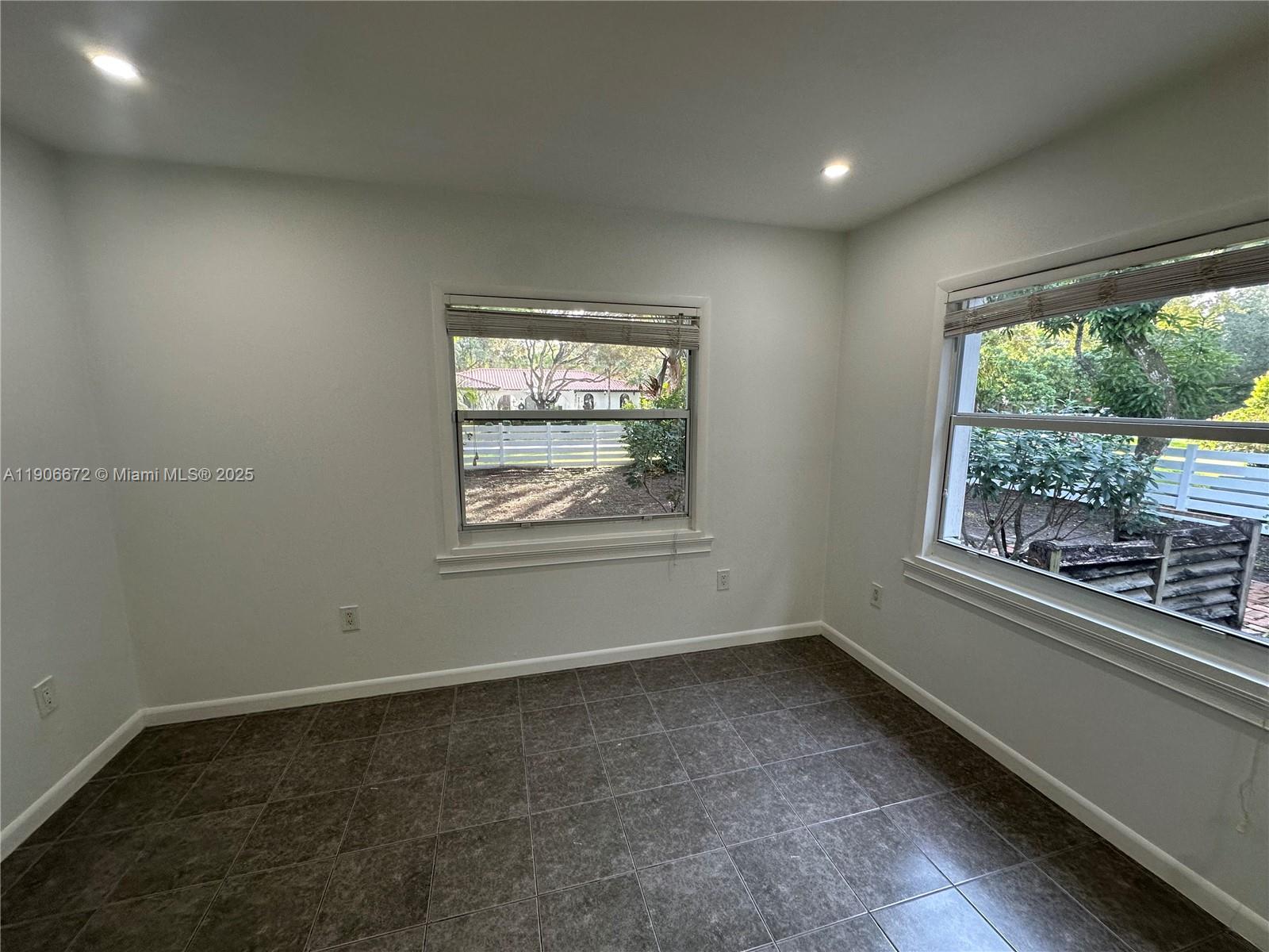 PALM MIAMI AMD - Residential Lease