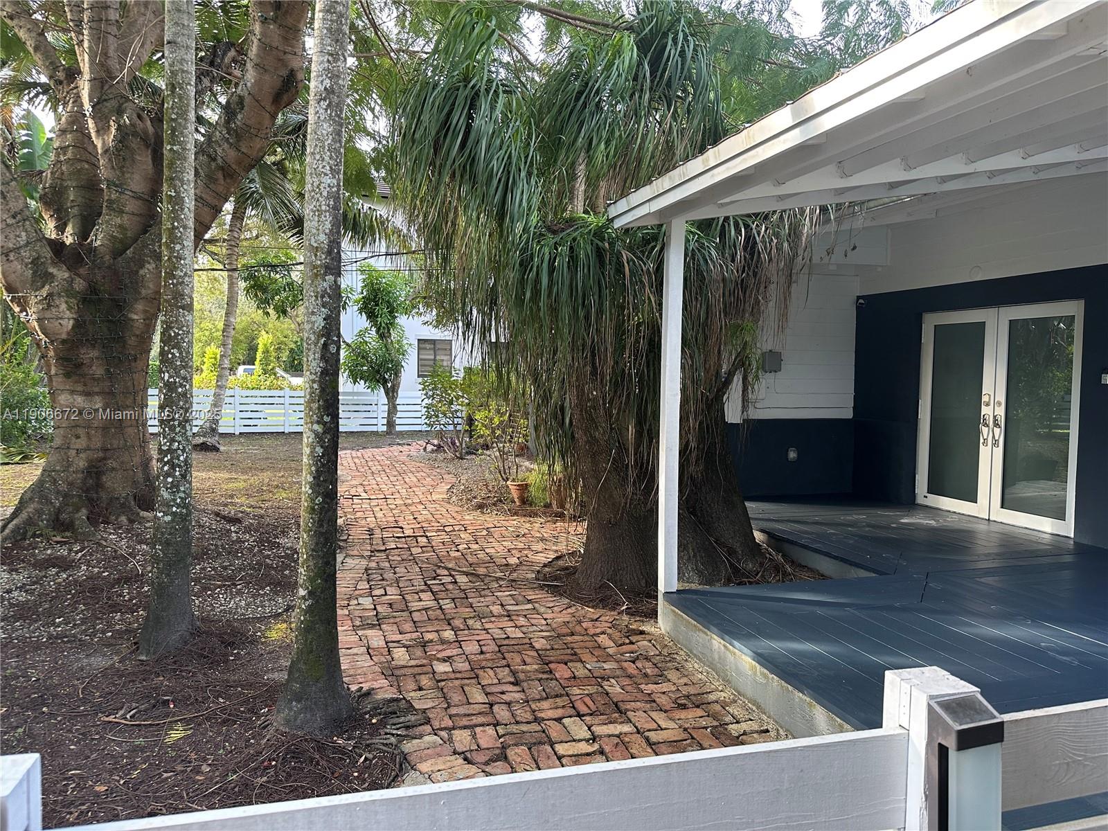 PALM MIAMI AMD - Residential Lease