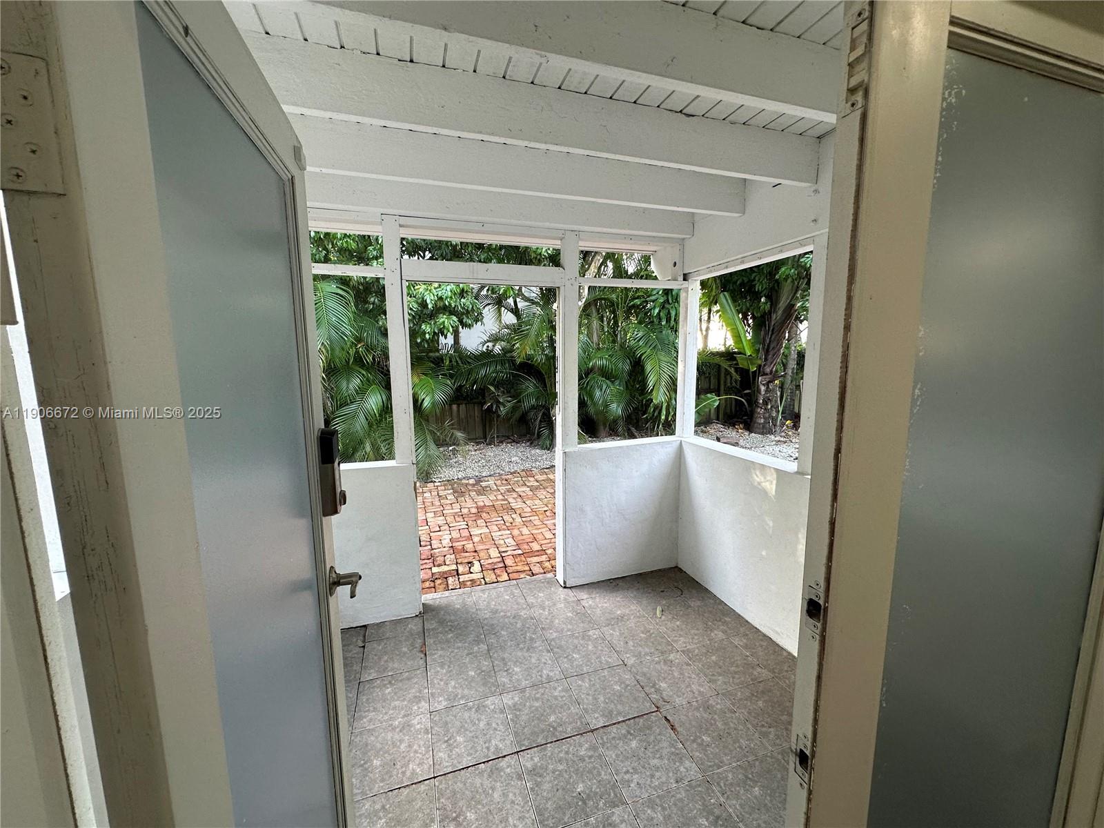 PALM MIAMI AMD - Residential Lease