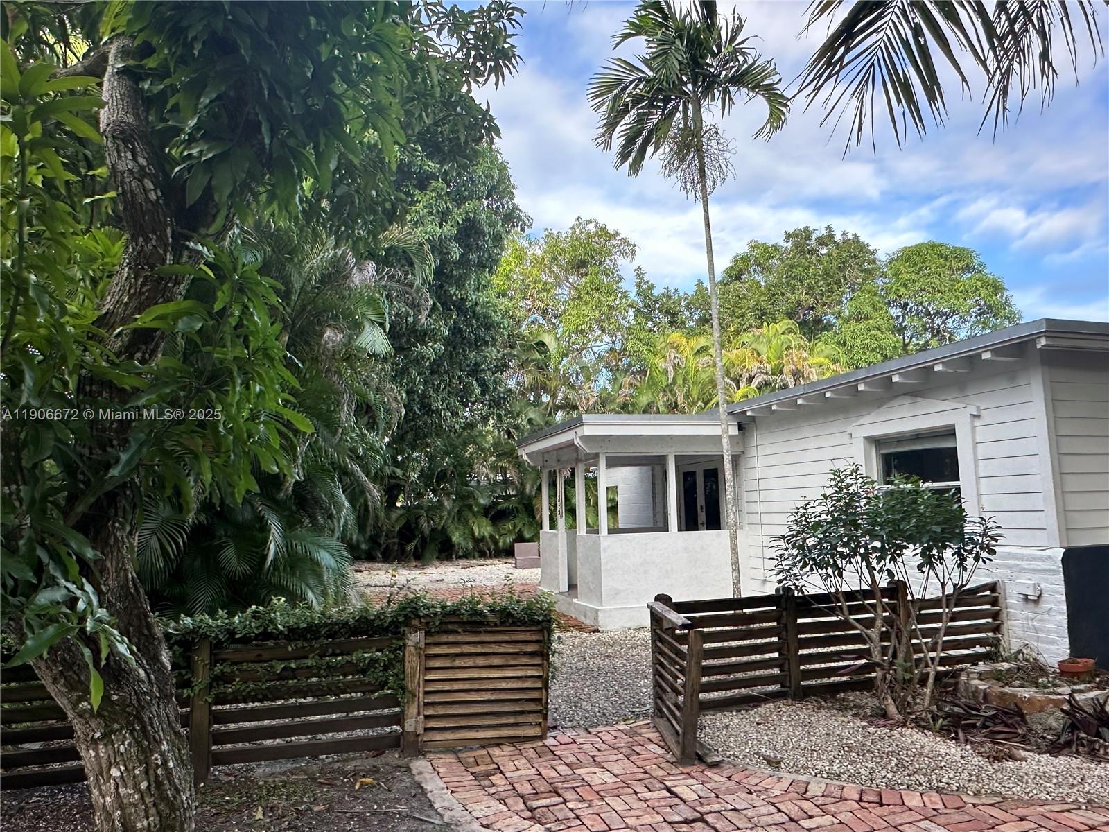 PALM MIAMI AMD - Residential Lease