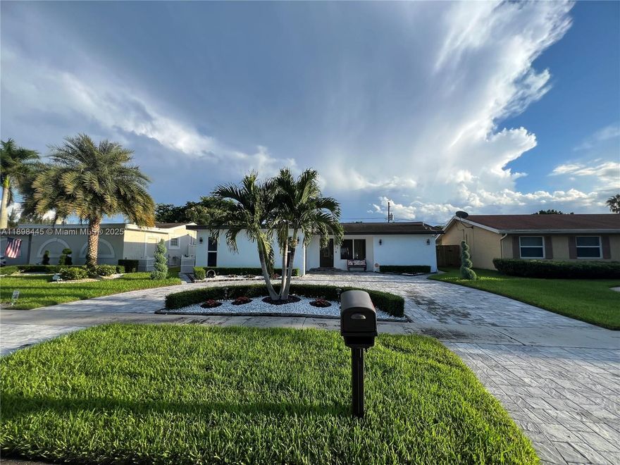 Amazing and charming 3 bedroom and 2 bathrooms home with a perfect furnished backyard to entertain and have wonderful time with friends and family. Home features a pool, jacuzzi and beautiful sunsets in your private oasis.to Sunrise athletic complex, minutes from sawgrass mill mall, easy access to expressways.