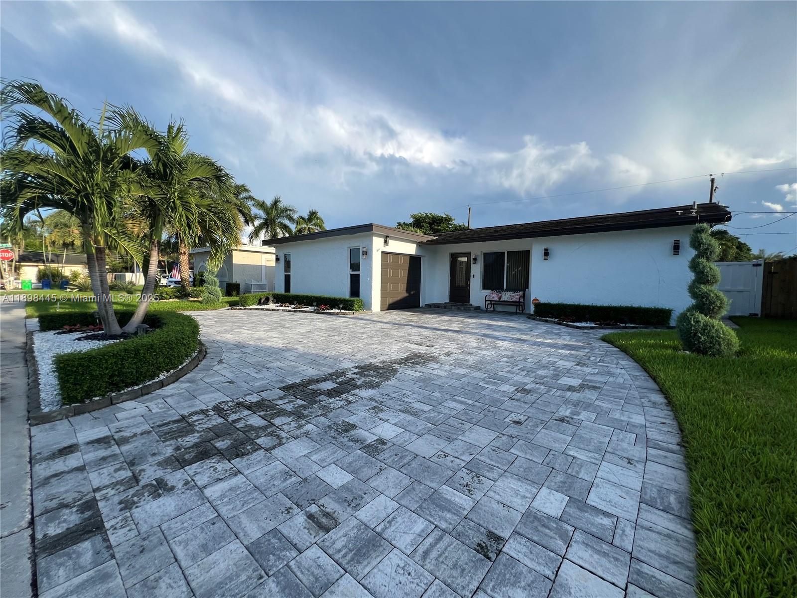View photos, virtual tours, details... 11370 NW 46th Pl