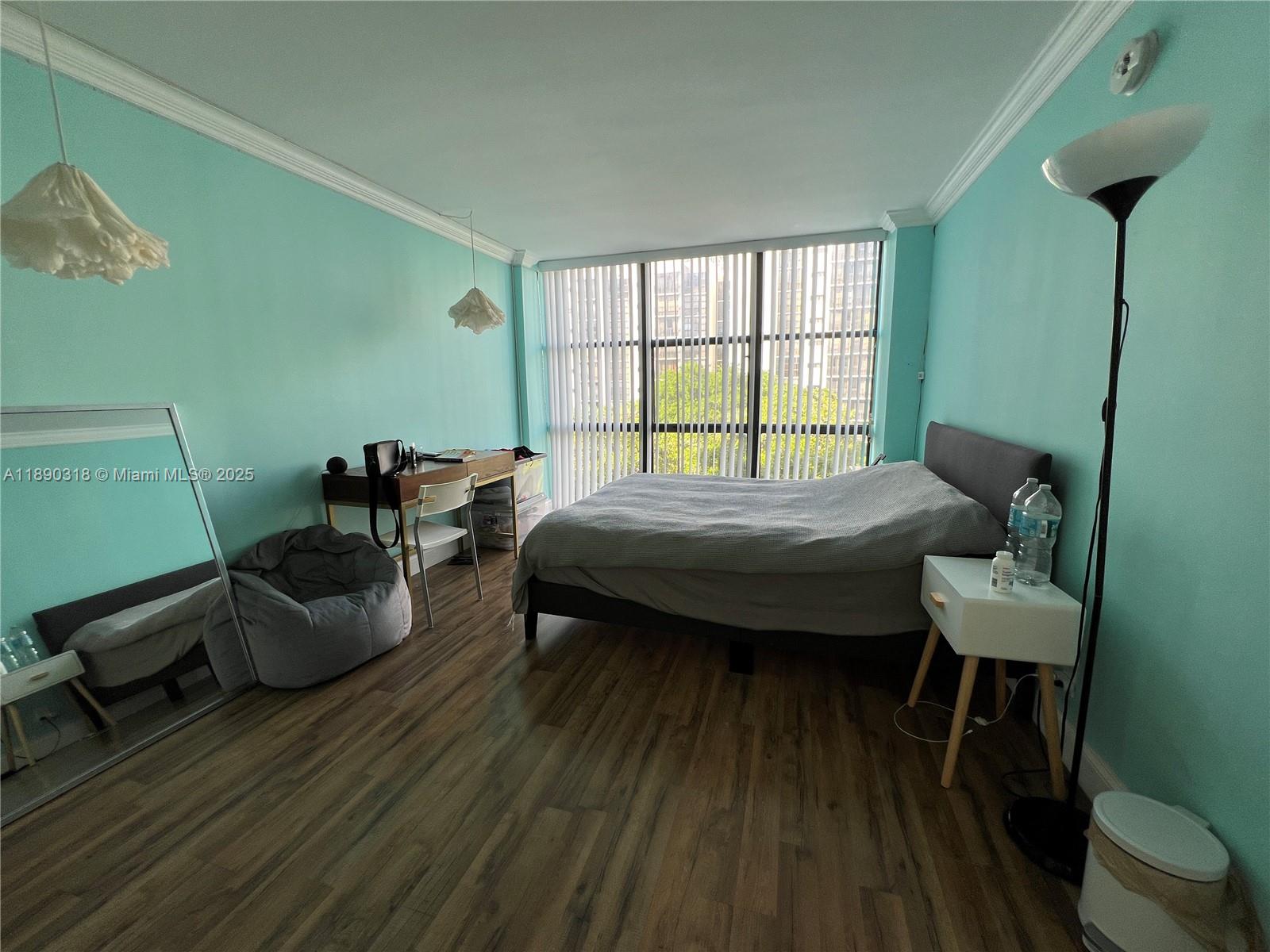 PLAZA OF AMERICAS CONDO P - Residential Lease