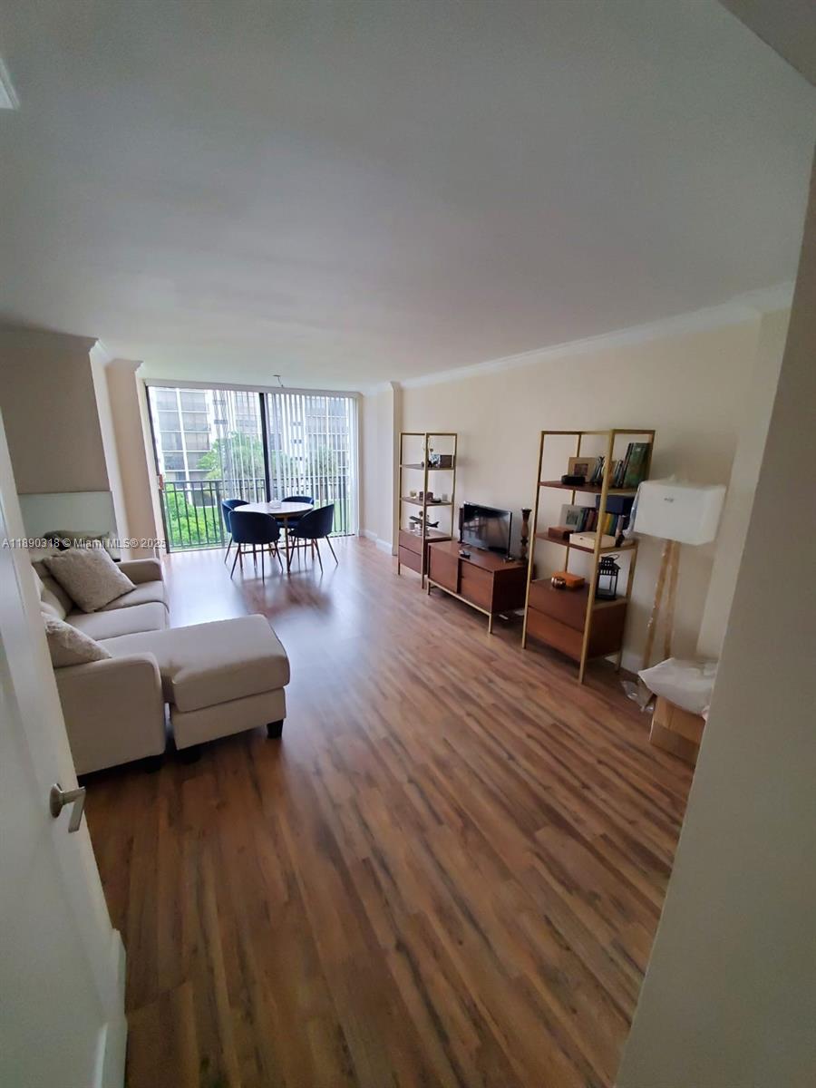 PLAZA OF AMERICAS CONDO P - Residential Lease