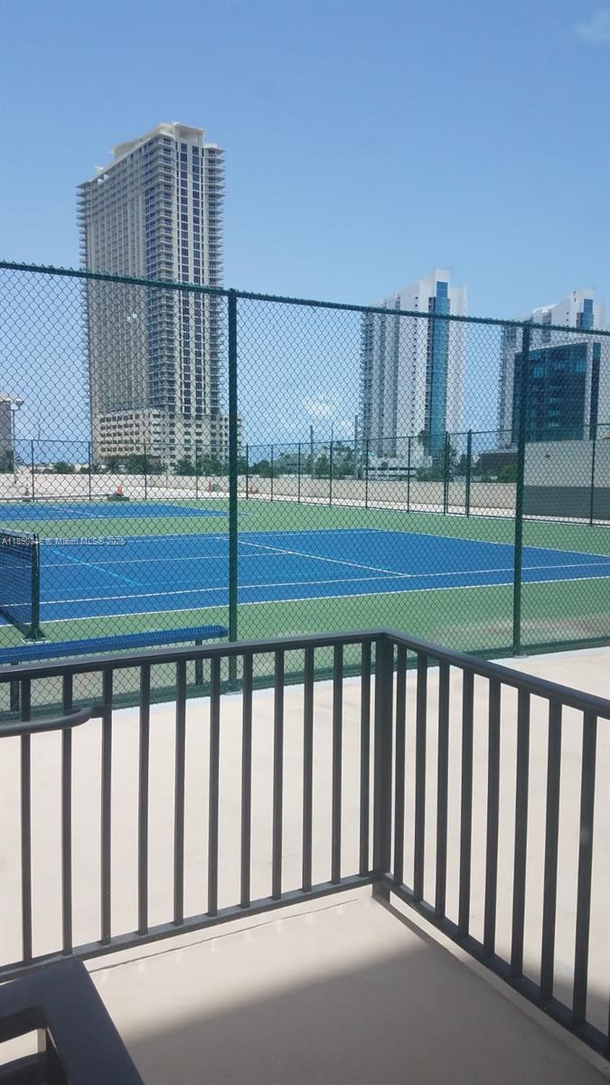 PLAZA OF AMERICAS CONDO P - Residential Lease