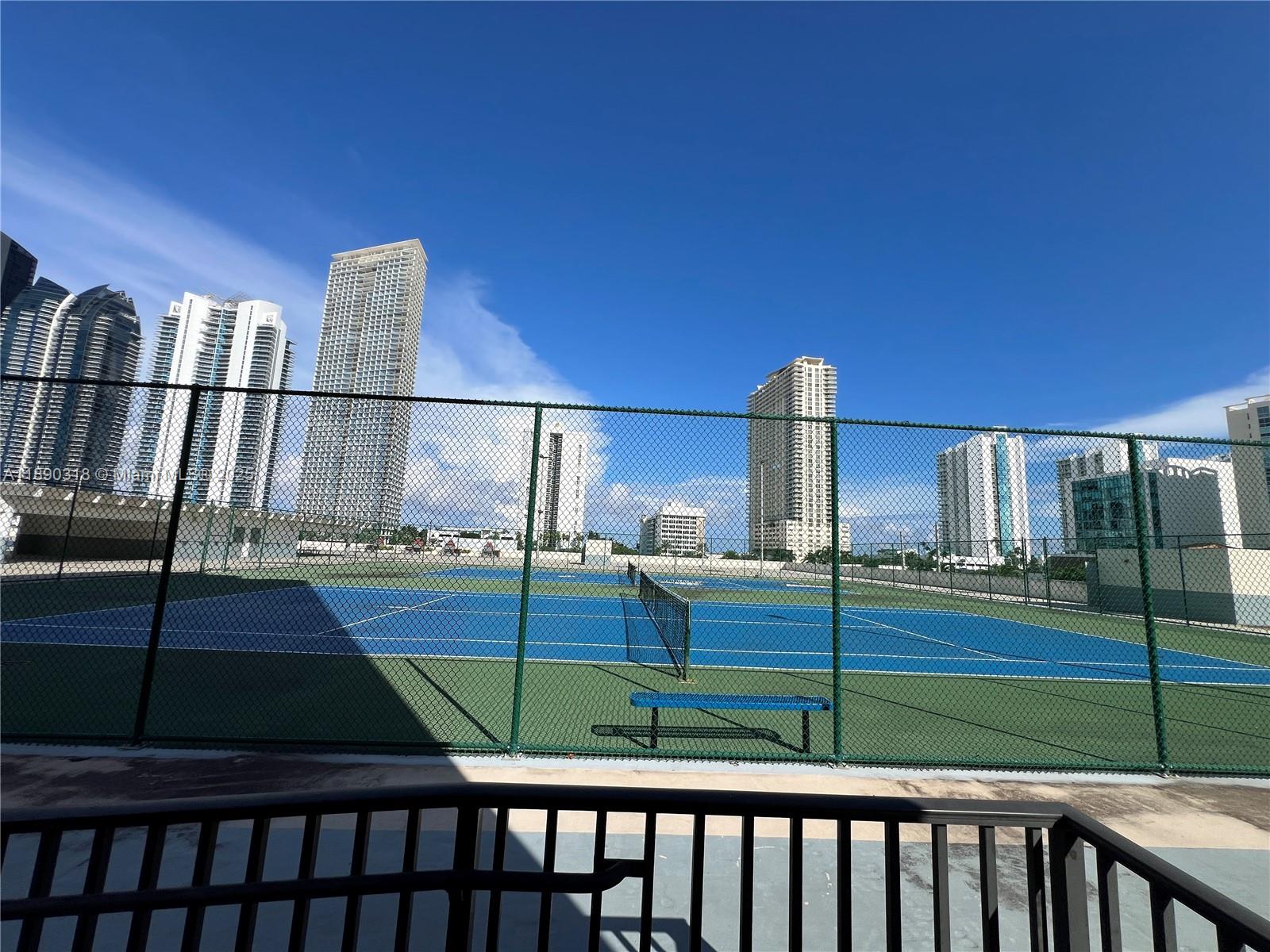 PLAZA OF AMERICAS CONDO P - Residential Lease