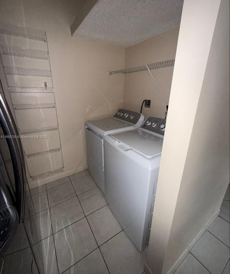 LOS PALACIOS I CONDO - Residential Lease