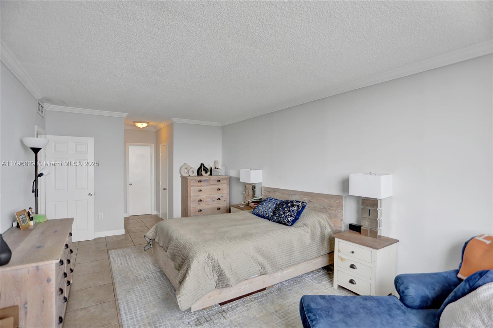 ARLEN HOUSE CONDO - Residential