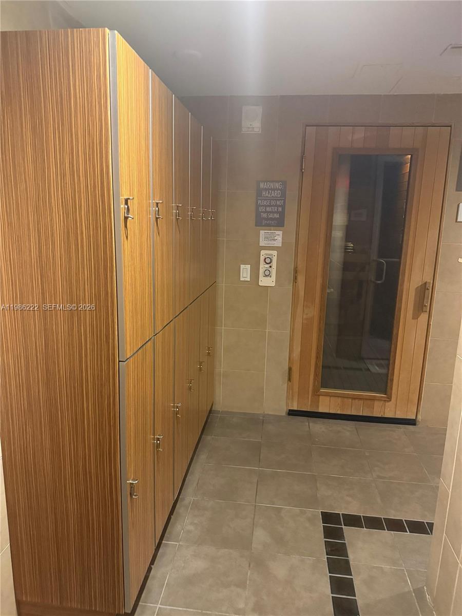 INFINITY AT BRICKELL COND - Residential