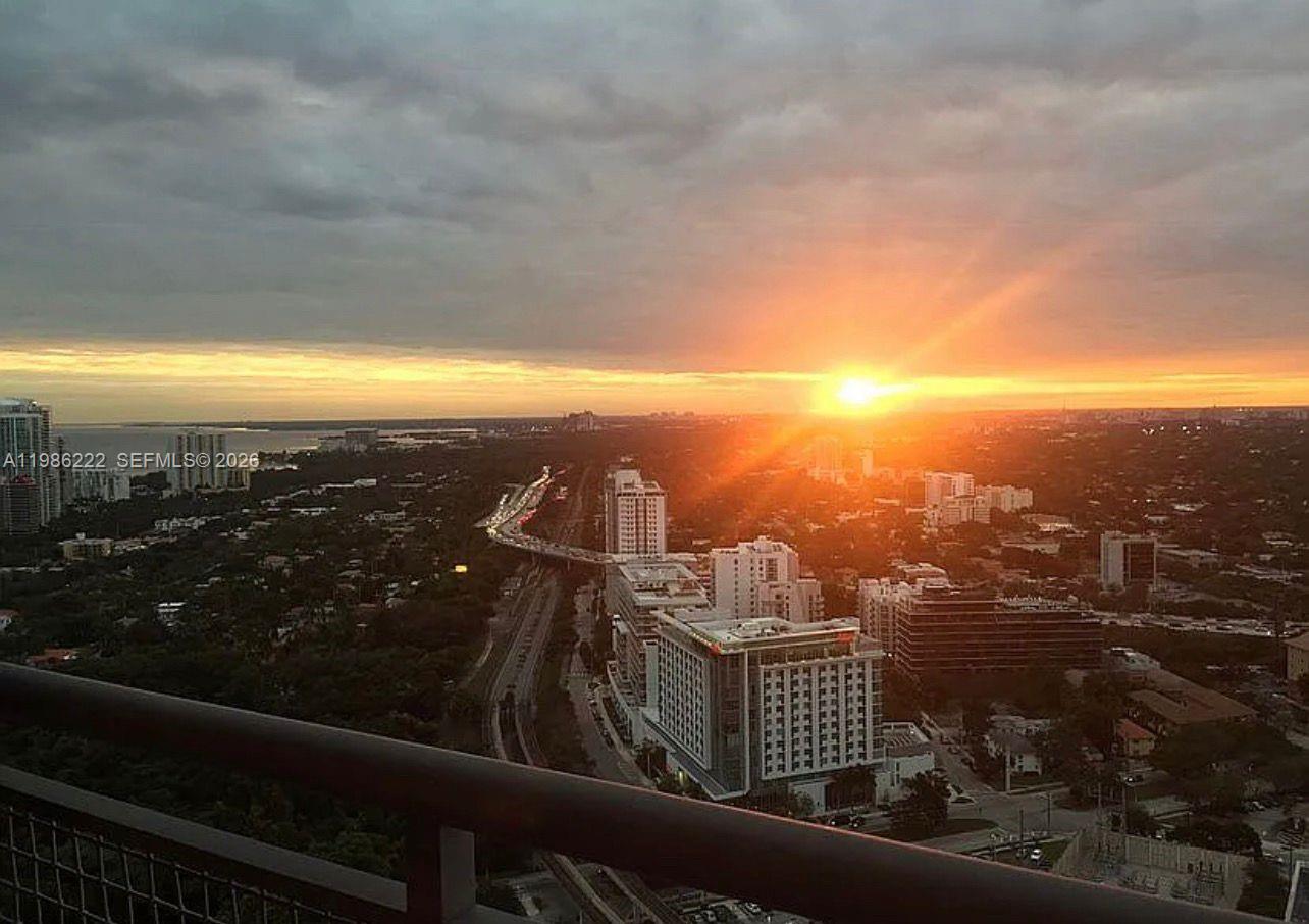 INFINITY AT BRICKELL COND - Residential