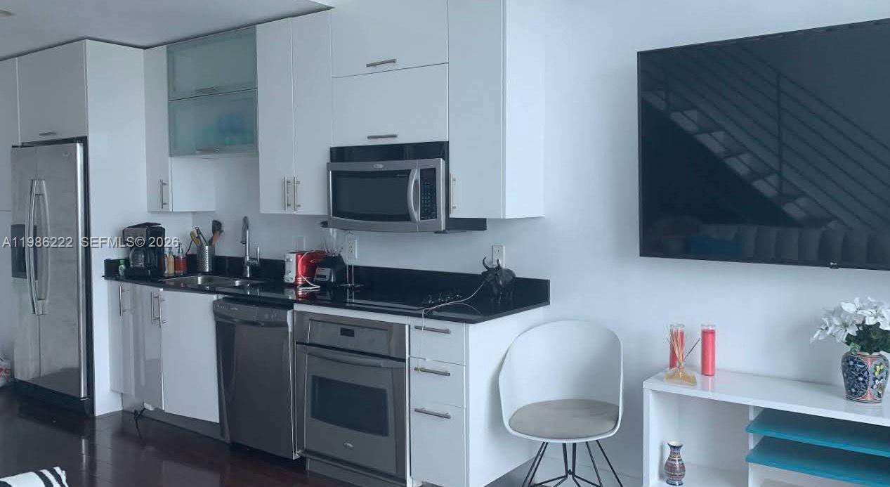 INFINITY AT BRICKELL COND - Residential