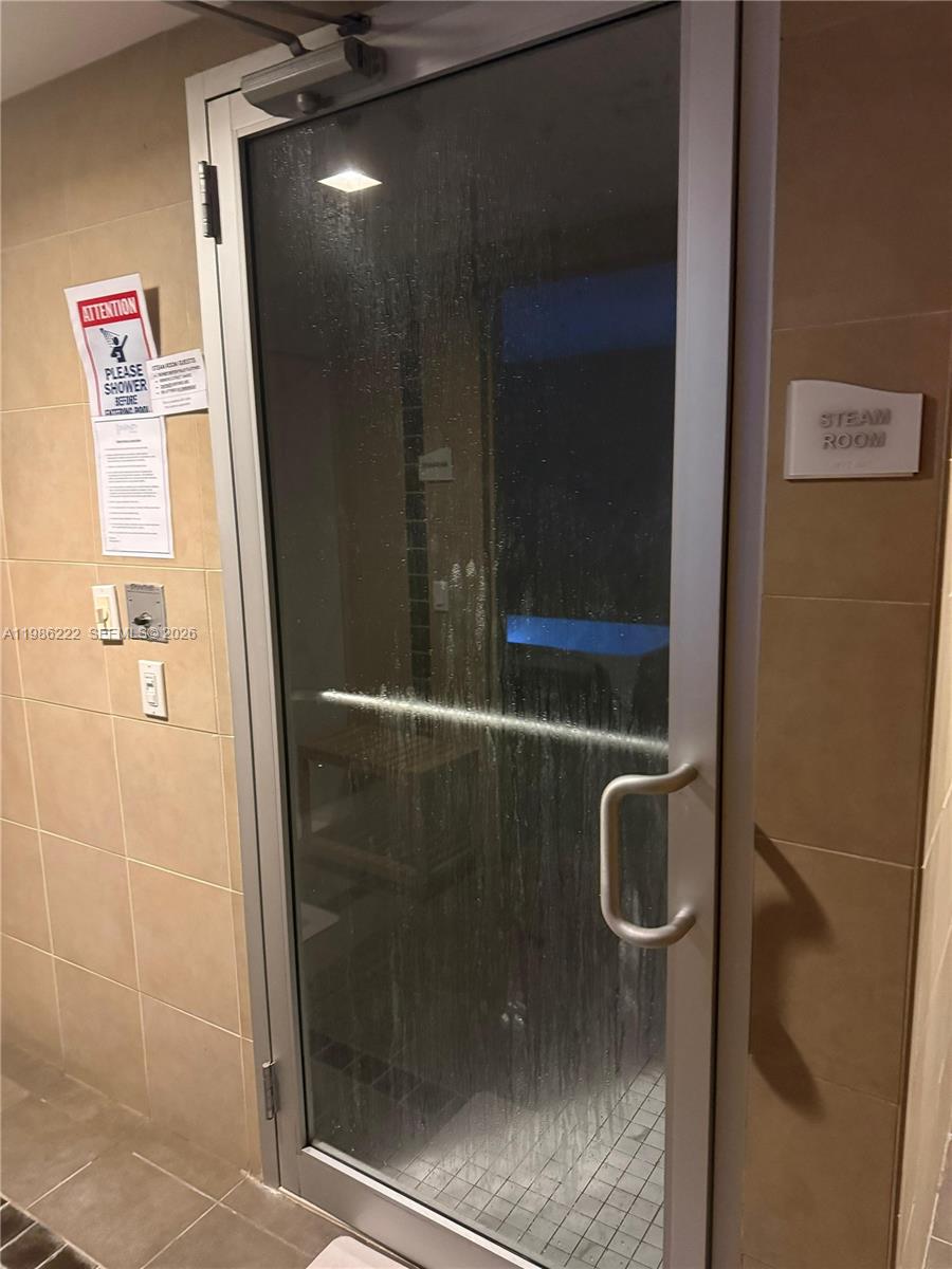 INFINITY AT BRICKELL COND - Residential