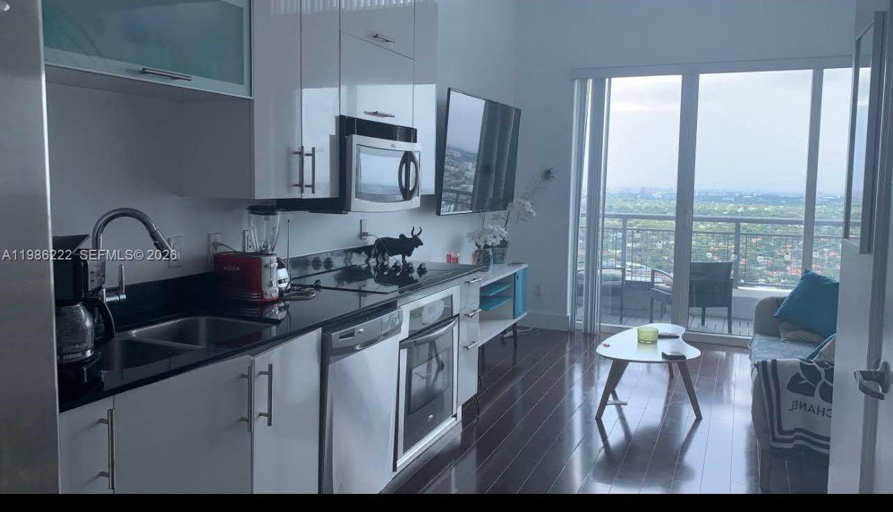 INFINITY AT BRICKELL COND - Residential