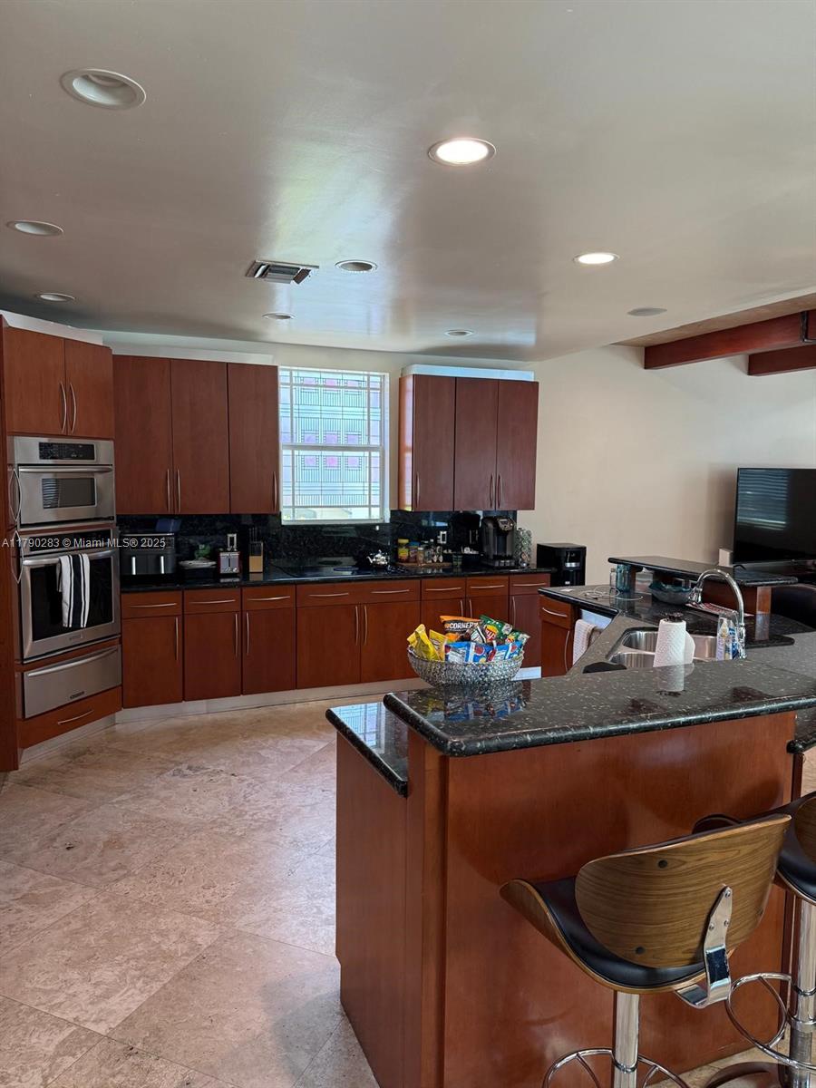 EASTERN SHORES - Residential Lease