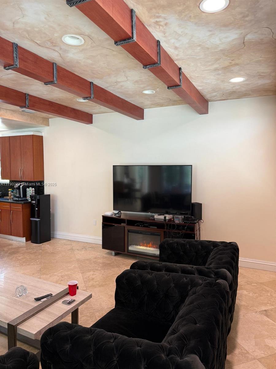 EASTERN SHORES - Residential Lease