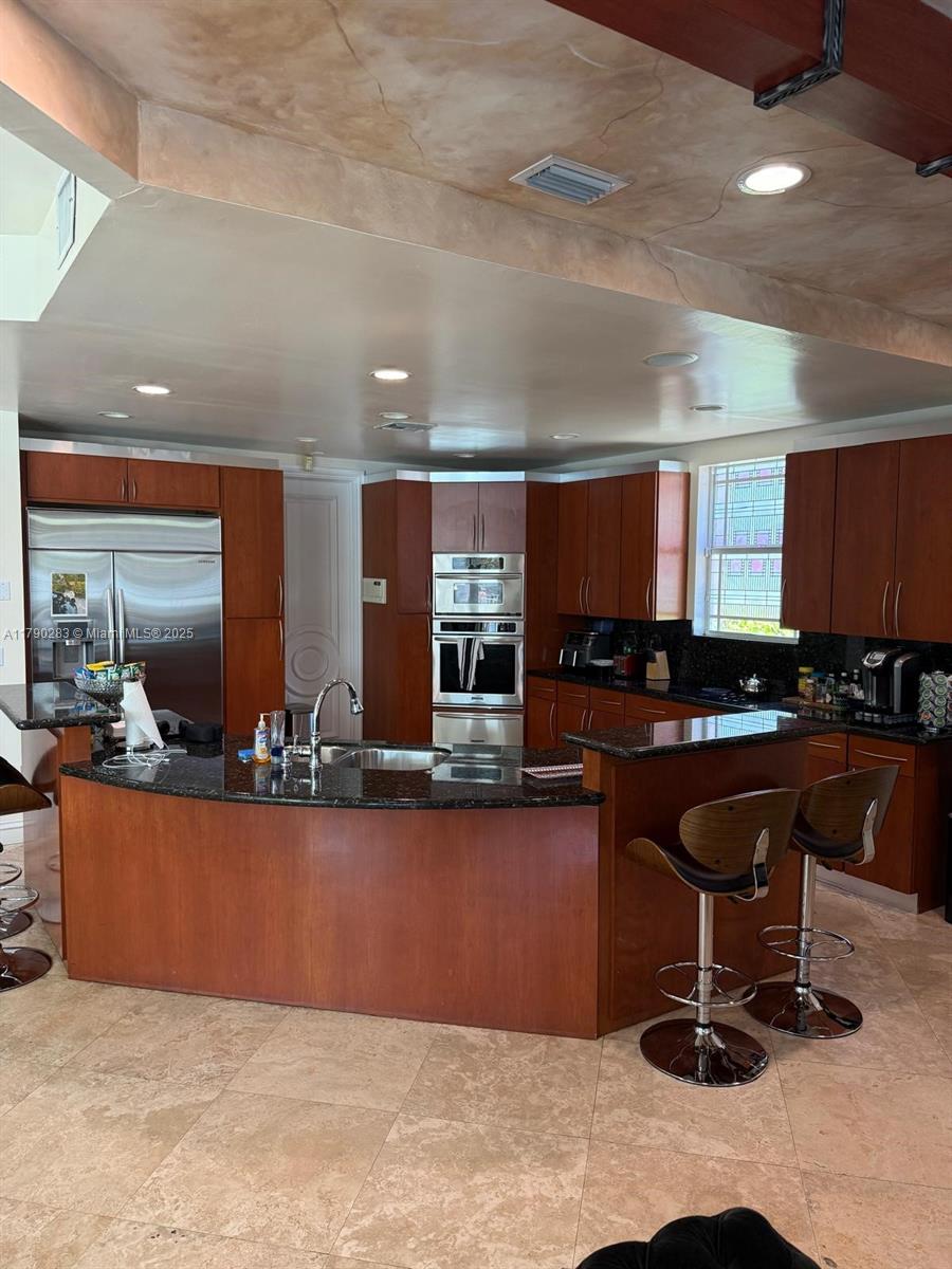EASTERN SHORES - Residential Lease