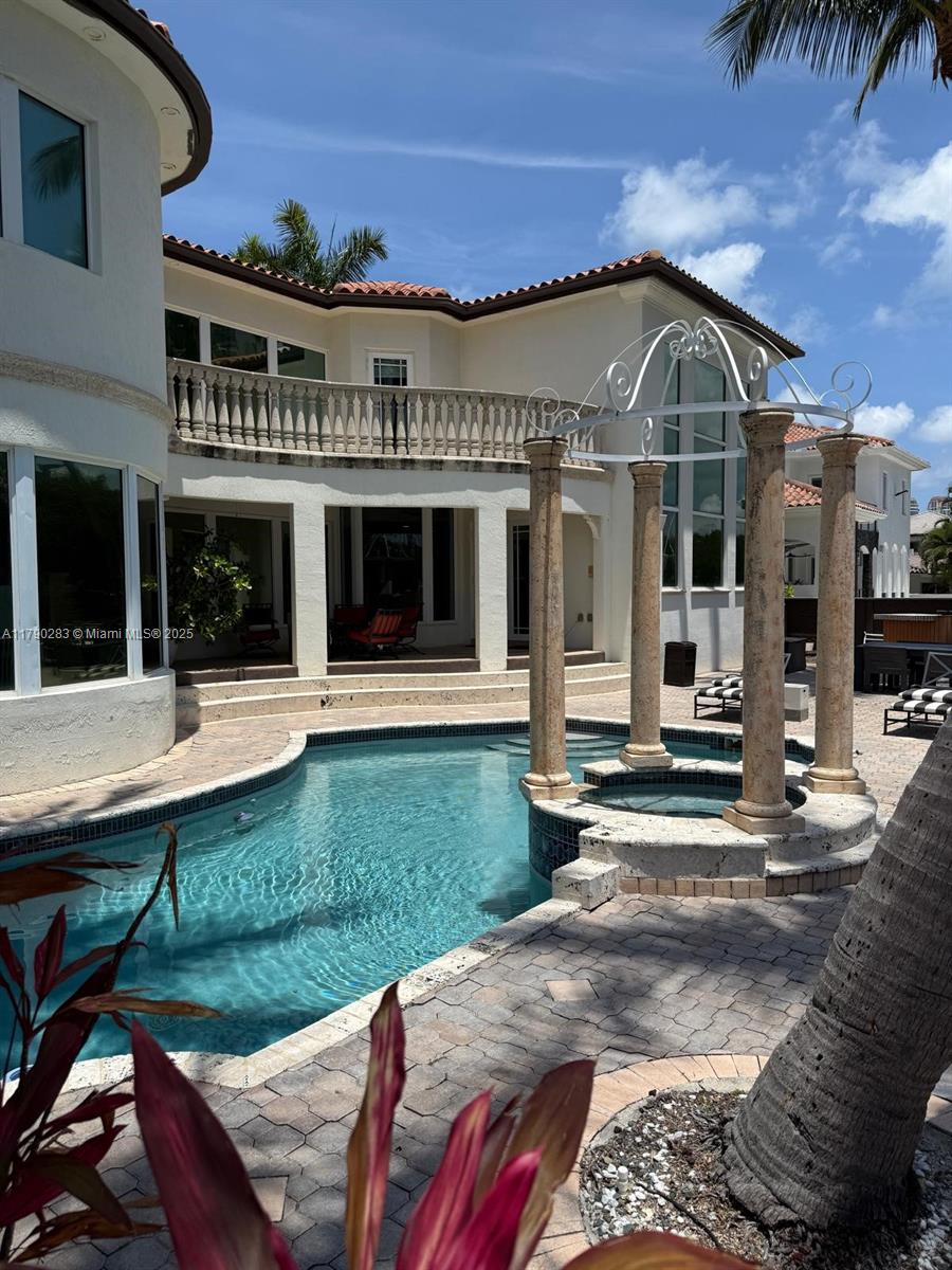 EASTERN SHORES - Residential Lease