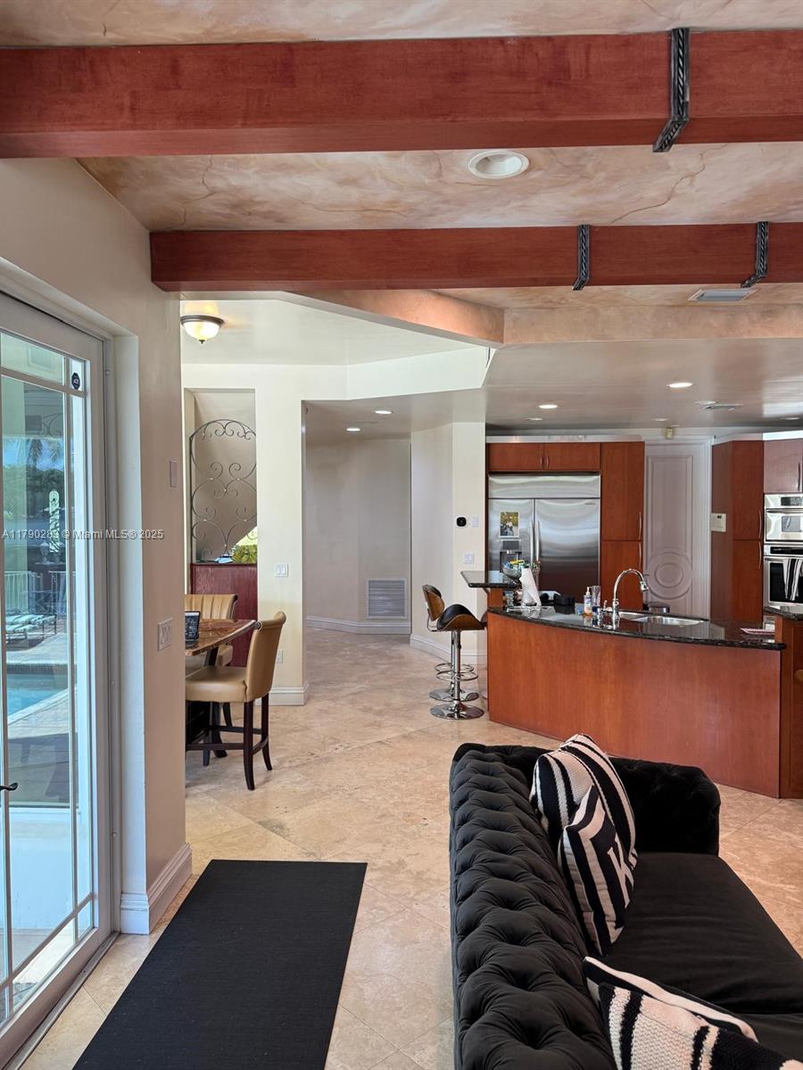 EASTERN SHORES - Residential Lease