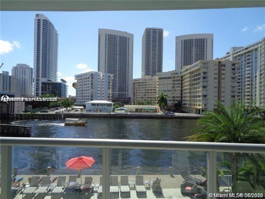 AMAZING BRIGHT DIRECT WATER VIEW CONDO, 3 BEDROOM 3 BATHROOMS, EXPANSIVE BALCONY, NEW
BUILDING,UNIT EQUIPPED WITH WASHER, DRYER, DISHWASHER, DOUBLE DOOR REFRIGERATOR, LOCATED ON
THIRD FLOOR AT THE DESIRABLE BEACH-WALK CONDOMINIUM, OFFERING GYM, INFINITY EDGE SWIMMING
POOL, RESTAURANT, SPECTACULAR VIEW, NEAR TO SHOPPING CENTER, PRIVATE ACCESS TO THE HYDE BEACH,
AND MUCH MORE.