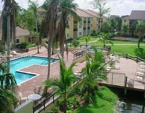 Condominium in Coral Springs FL 9244 Atlantic Blvd Blvd 18.jpg