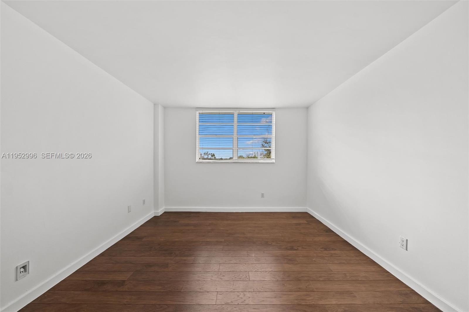 NIRVANA CONDO NO ONE COND - Residential