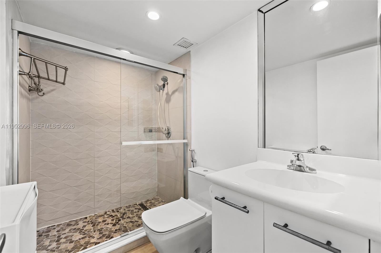 NIRVANA CONDO NO ONE COND - Residential