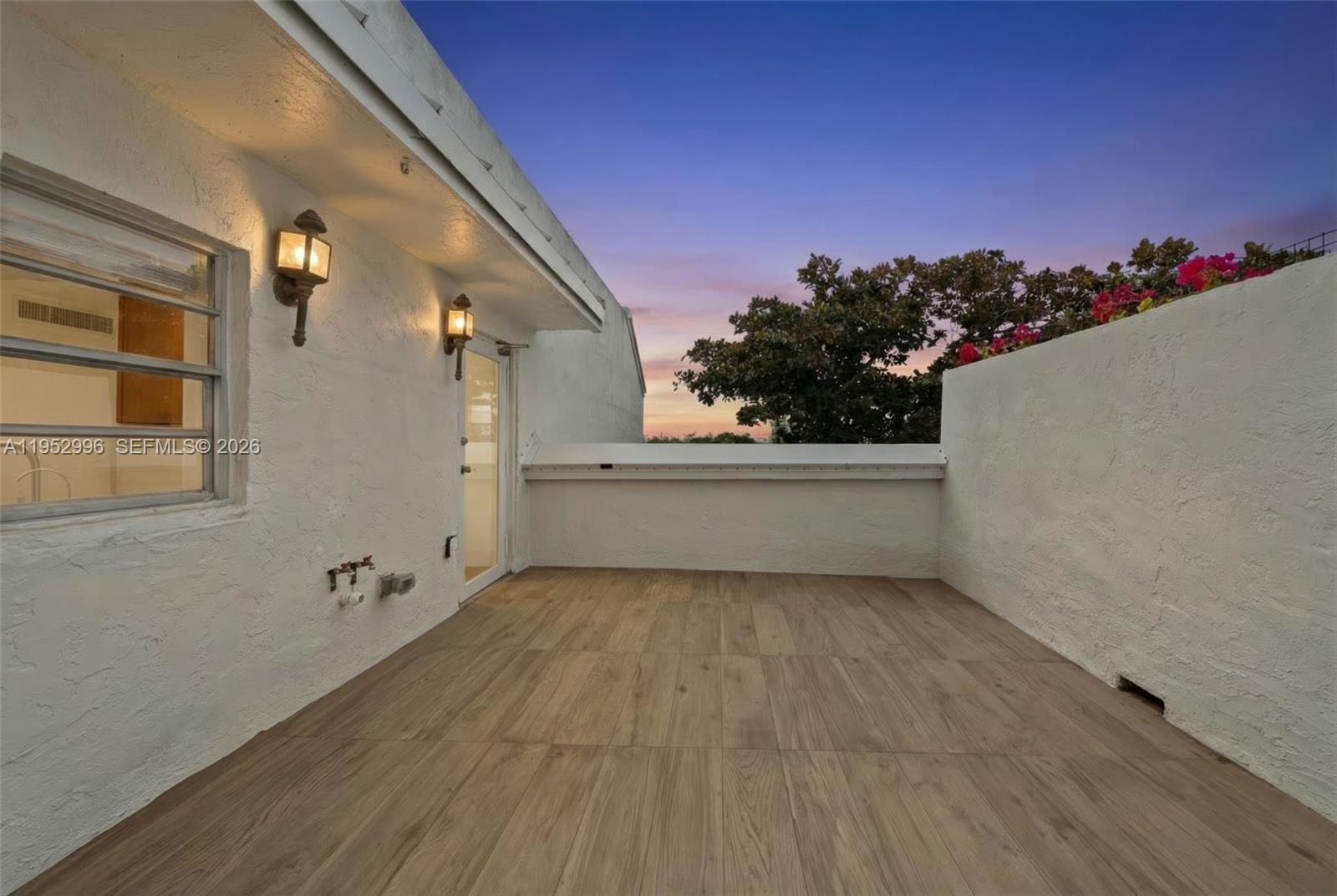 NIRVANA CONDO NO ONE COND - Residential