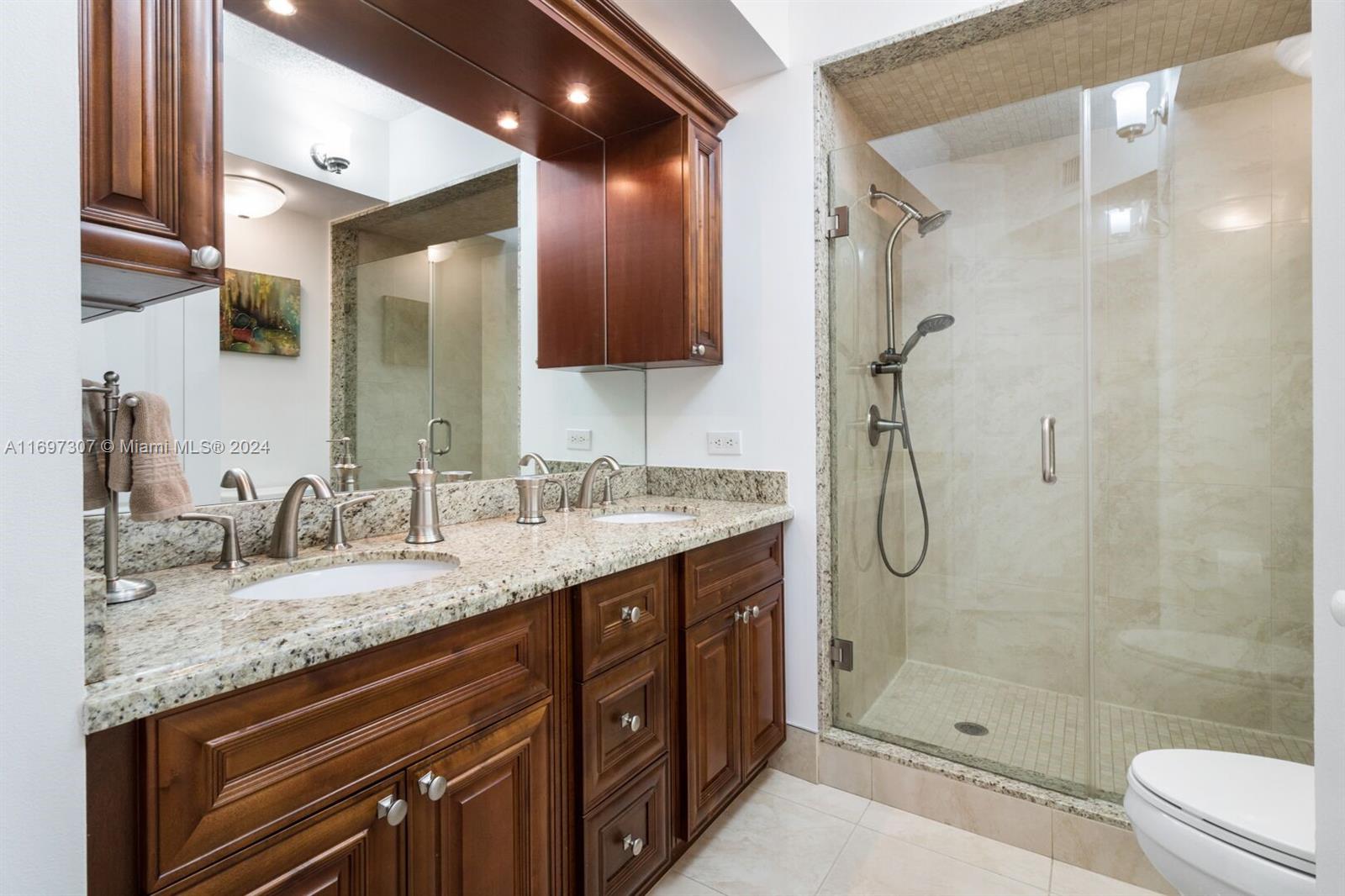 PORTO BELLAGIO CONDO - Residential