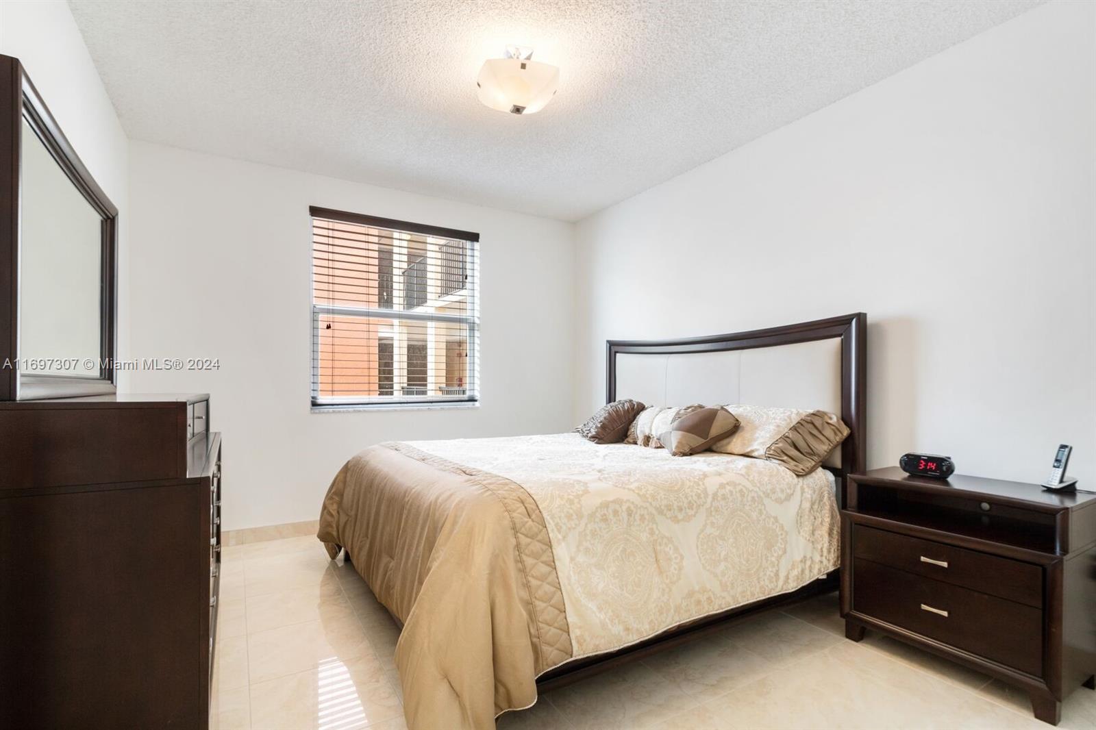 PORTO BELLAGIO CONDO - Residential
