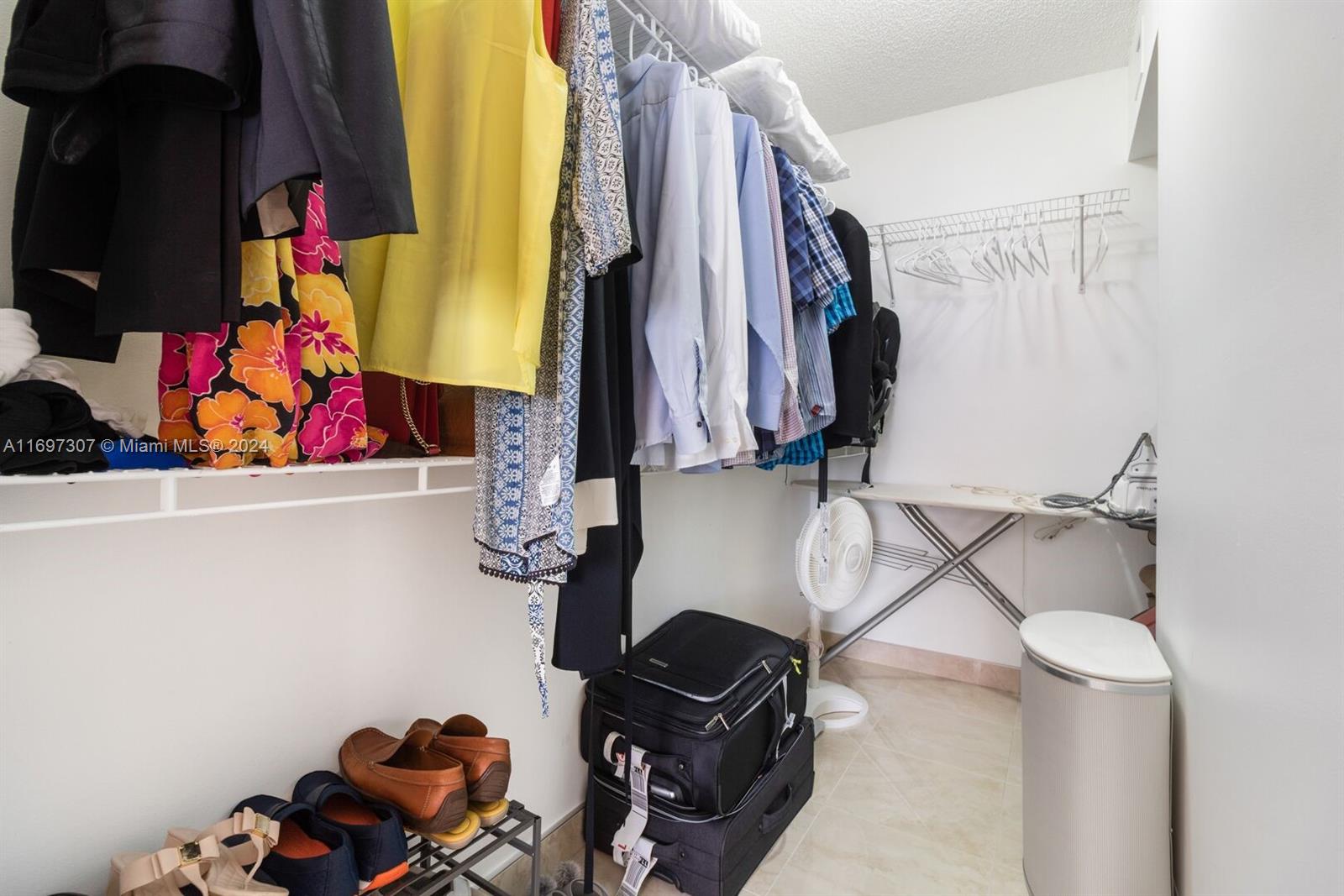 PORTO BELLAGIO CONDO - Residential