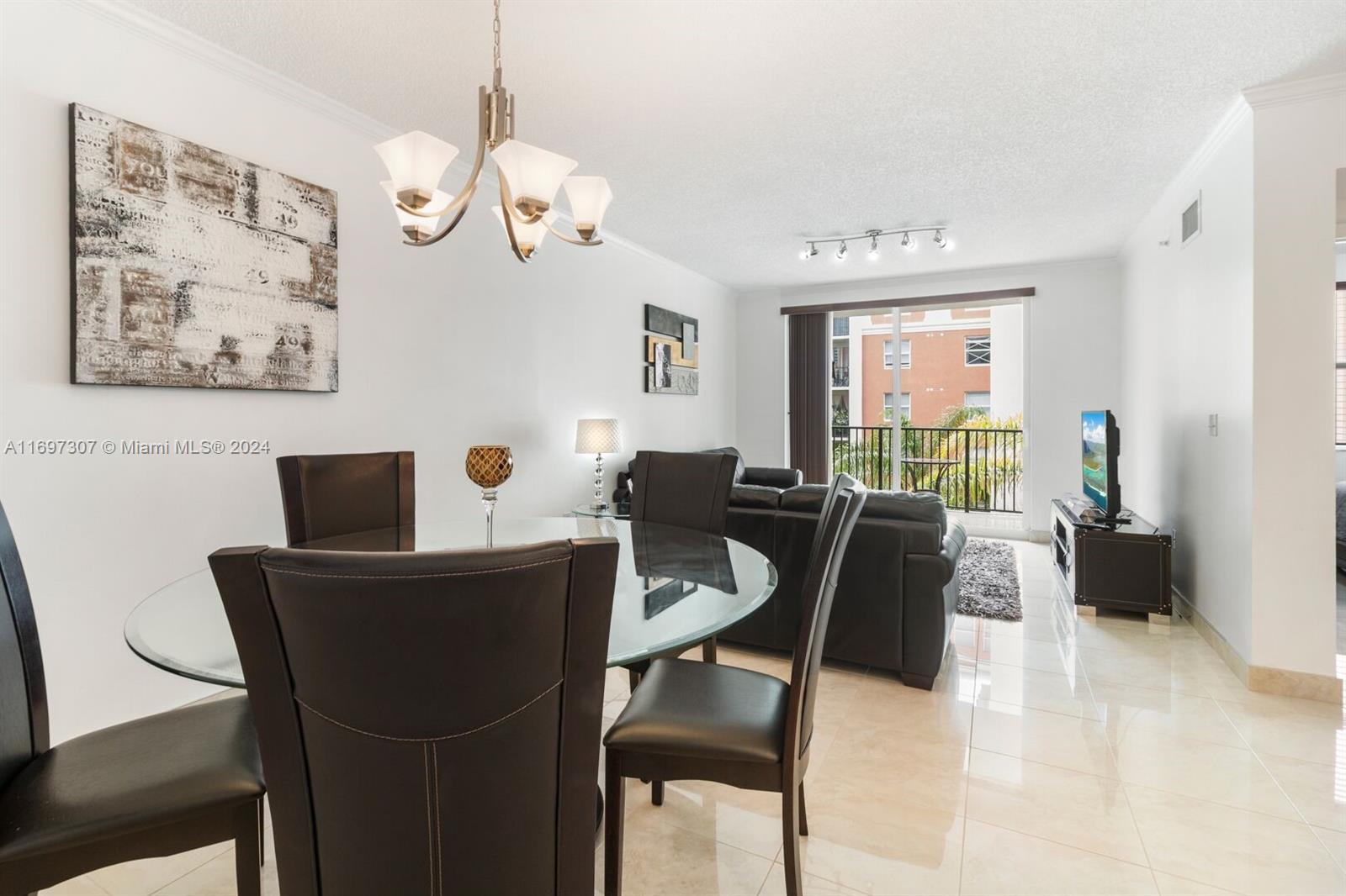 PORTO BELLAGIO CONDO - Residential