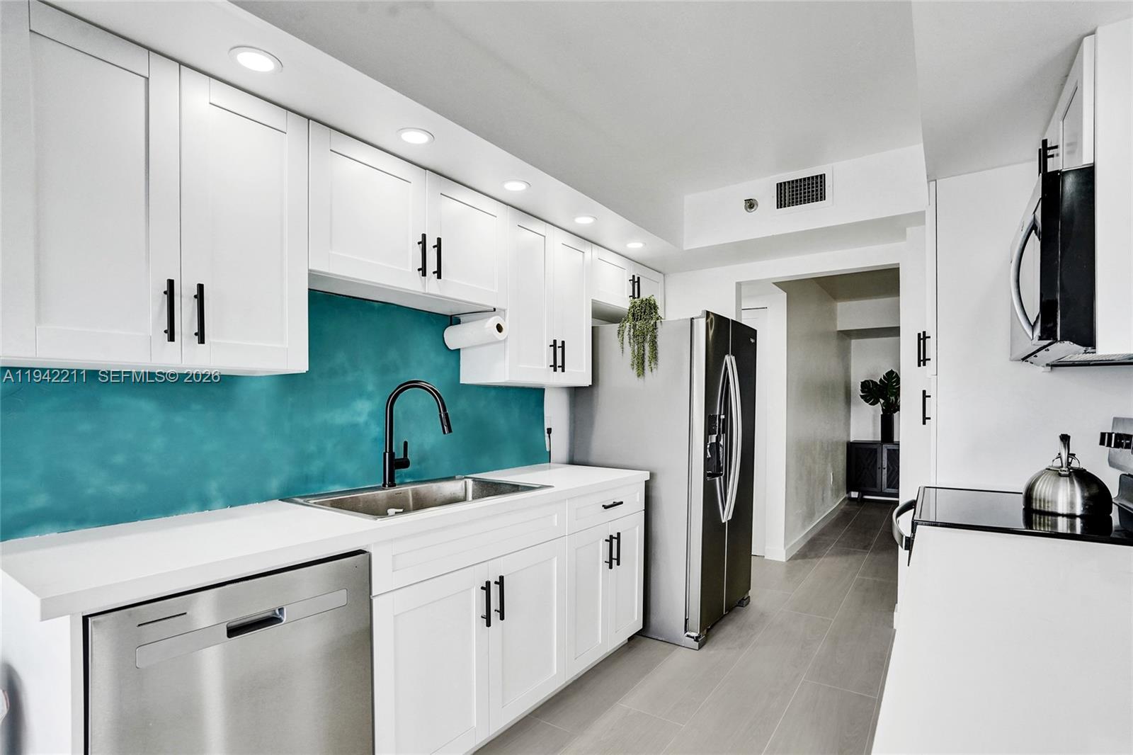 SUMMIT CONDO - Residential Lease