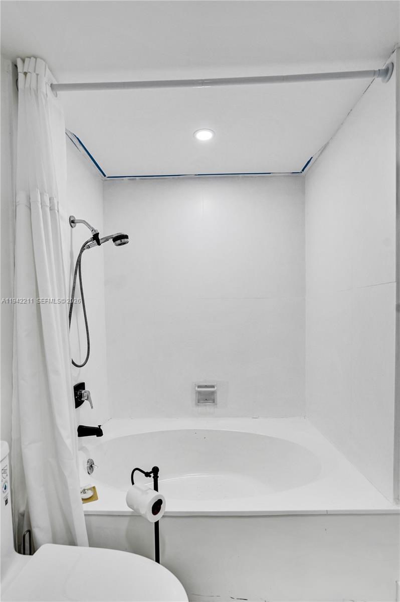 SUMMIT CONDO - Residential Lease