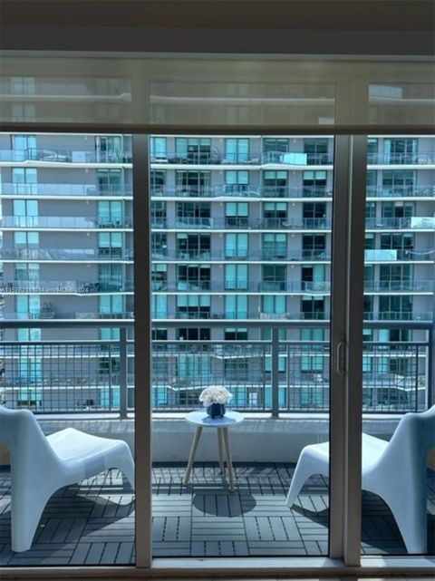 Condominium in Miami FL 60 13th St St 6.jpg
