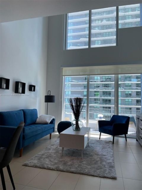 Condominium in Miami FL 60 13th St St 2.jpg