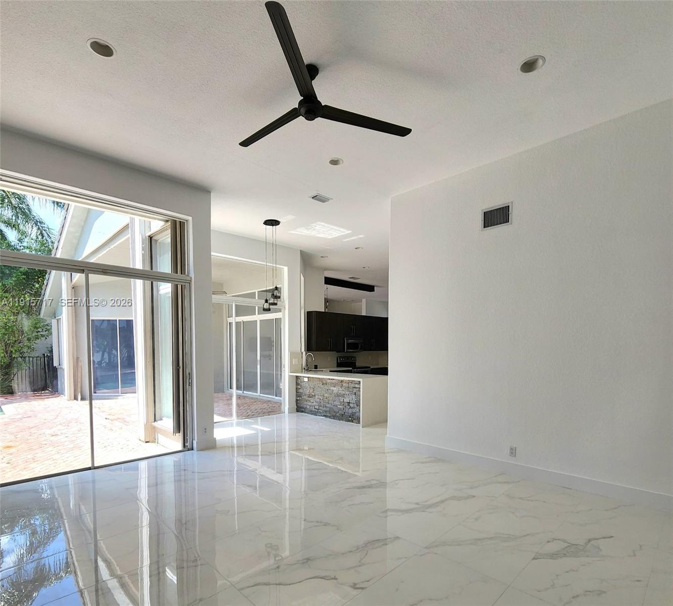 THE ISLANDS - Residential