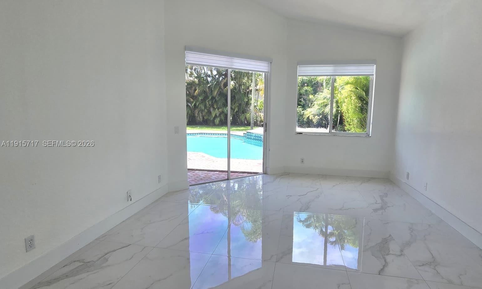 THE ISLANDS - Residential