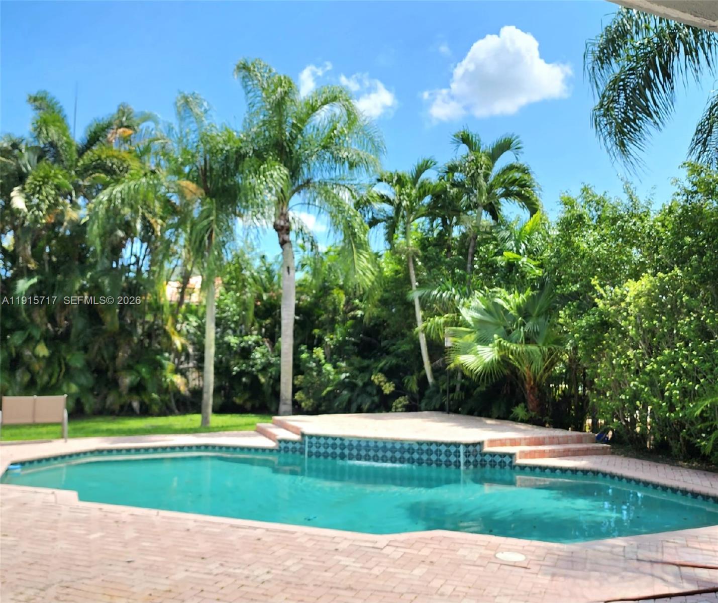 THE ISLANDS - Residential