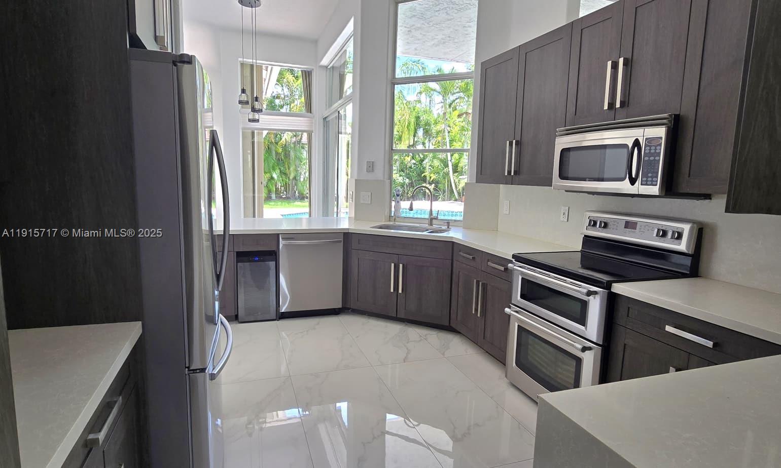 THE ISLANDS - Residential