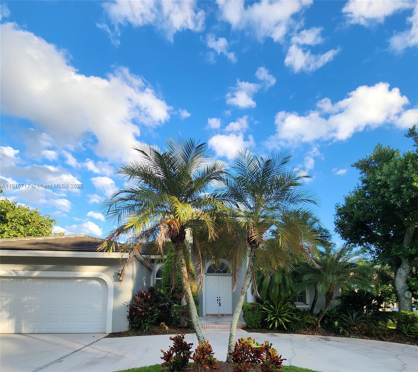 THE ISLANDS - Residential